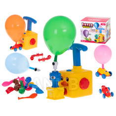 Dětská hra s nafukovacími balónky ka...