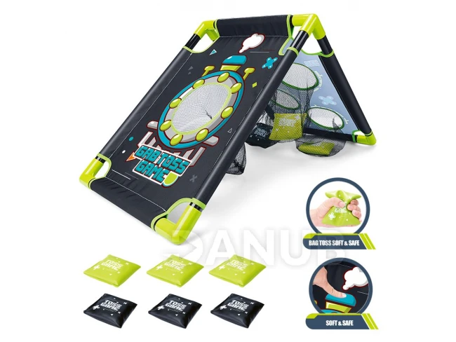 Arkádová hra házení pytlů na cíl